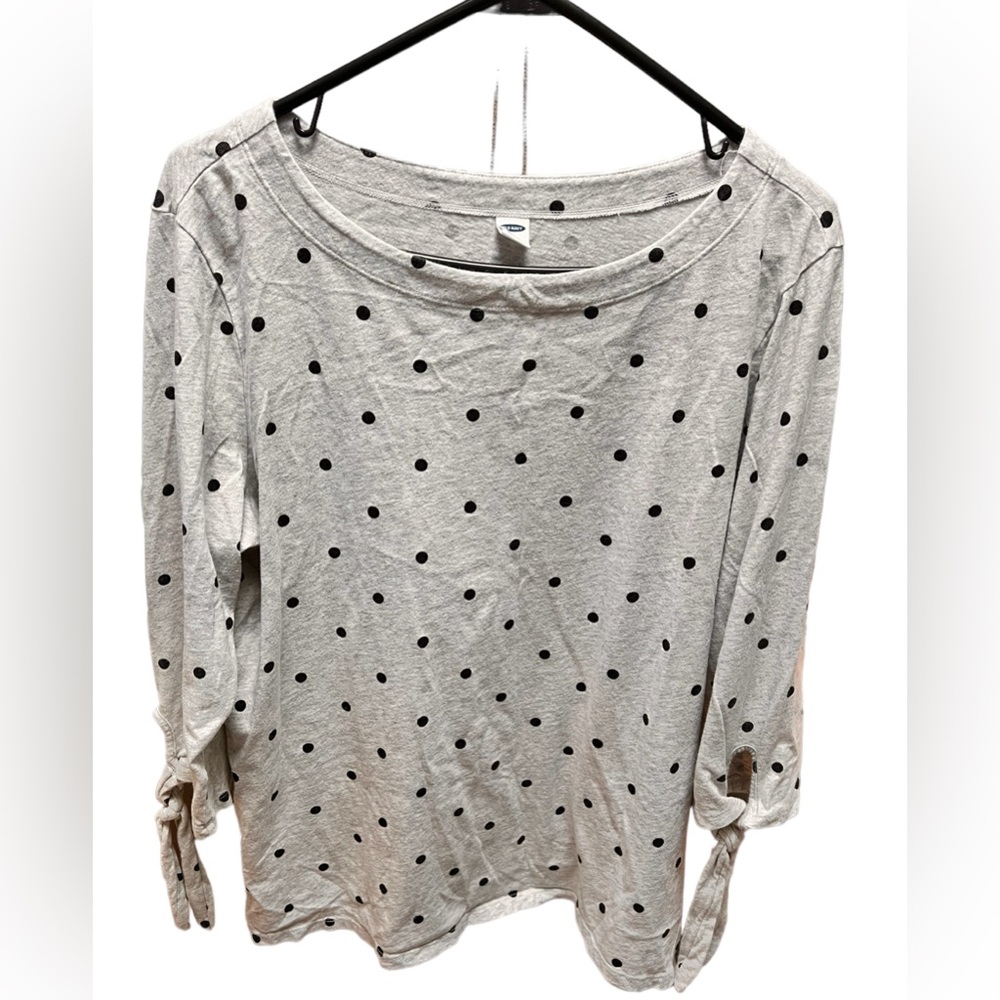 Women’s large Old Navy gray with black polka dot 3/4 tie sleeve blouse